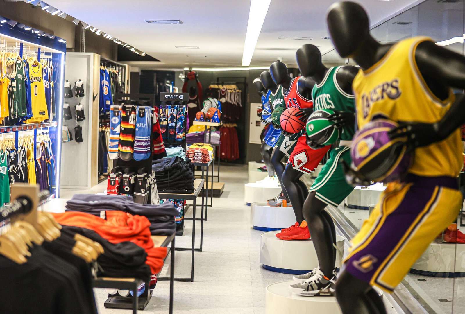 Viva o jogo no maior espaço da NBA do mundo!