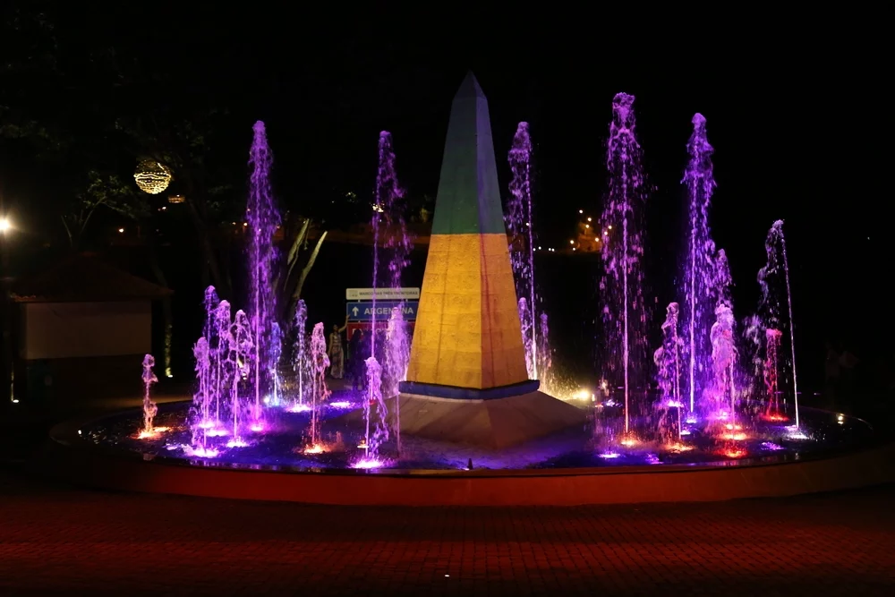 Ingressos para o Marco das Três Fronteiras: Conheça Três Países em um Único Dia!