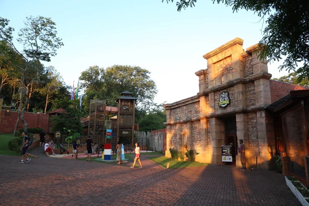 Ingressos para o Marco das Três Fronteiras: Conheça Três Países em um Único Dia!